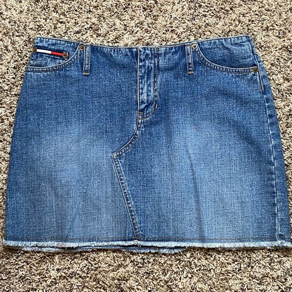 Tommy Hilfiger Jean’s Denim Raw Hem Skirt Size: 9